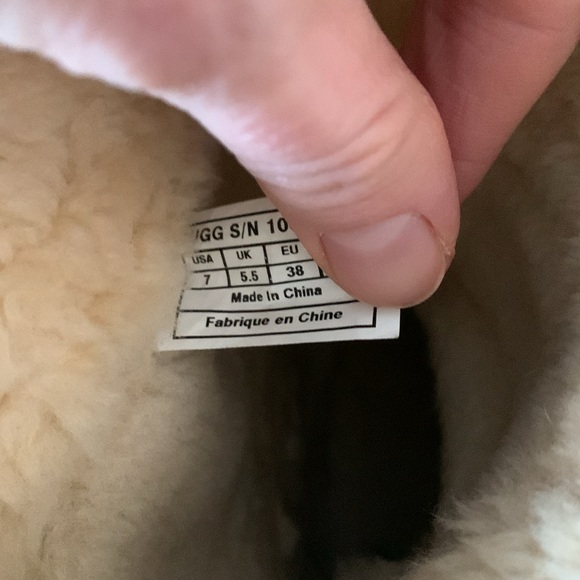 UGG Boots - Picture 7 of 7